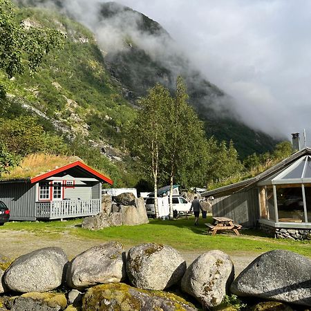 Melkevoll Bretun Camping Briksdalsbre Exterior foto