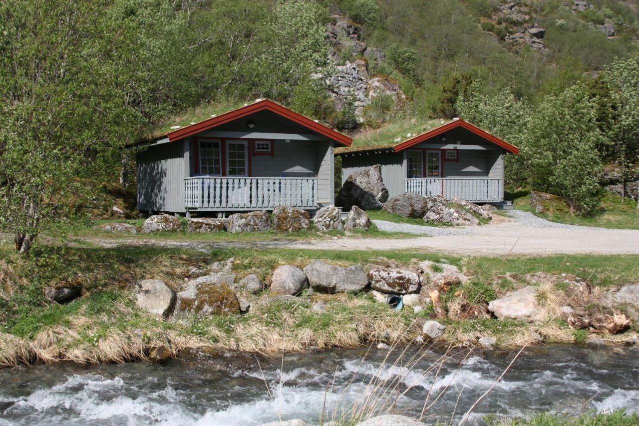Melkevoll Bretun Camping Briksdalsbre Exterior foto