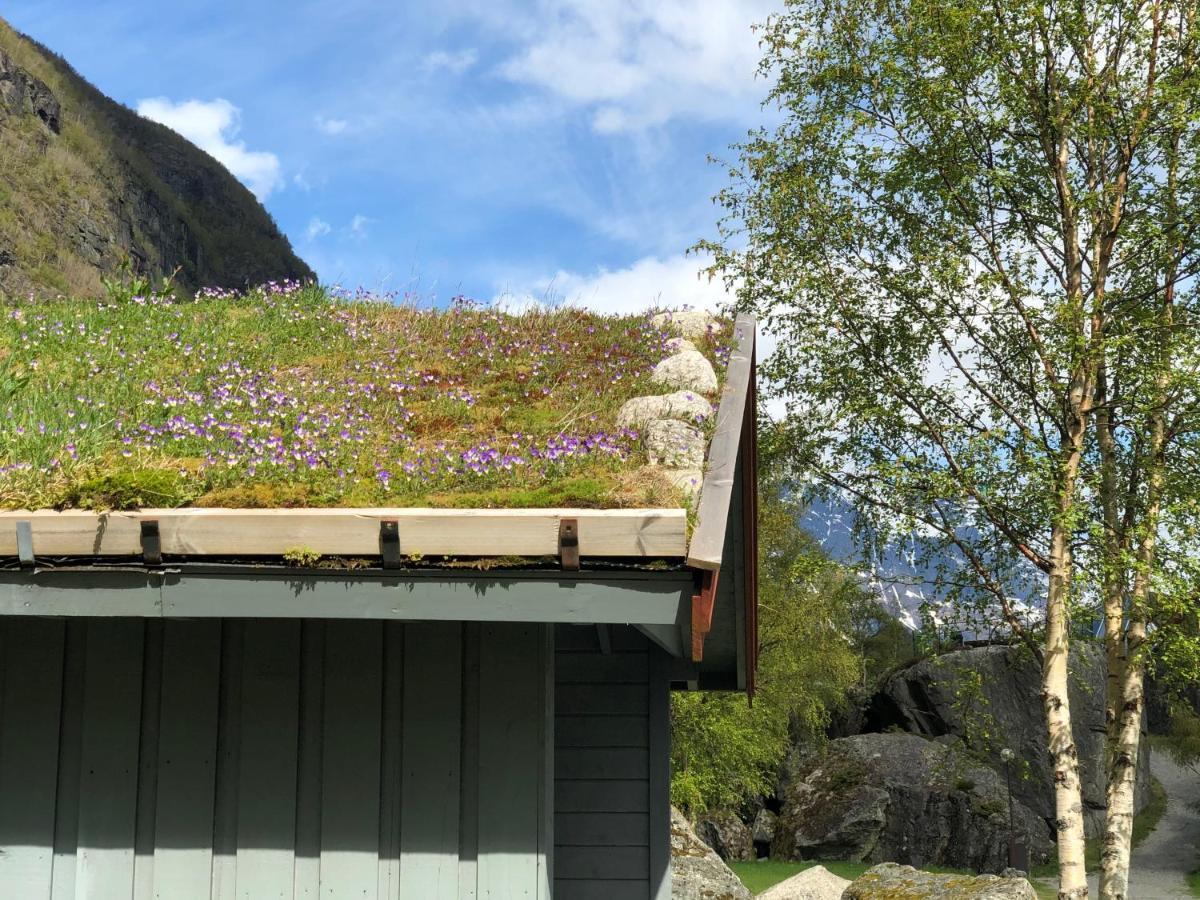 Melkevoll Bretun Camping Briksdalsbre Exterior foto