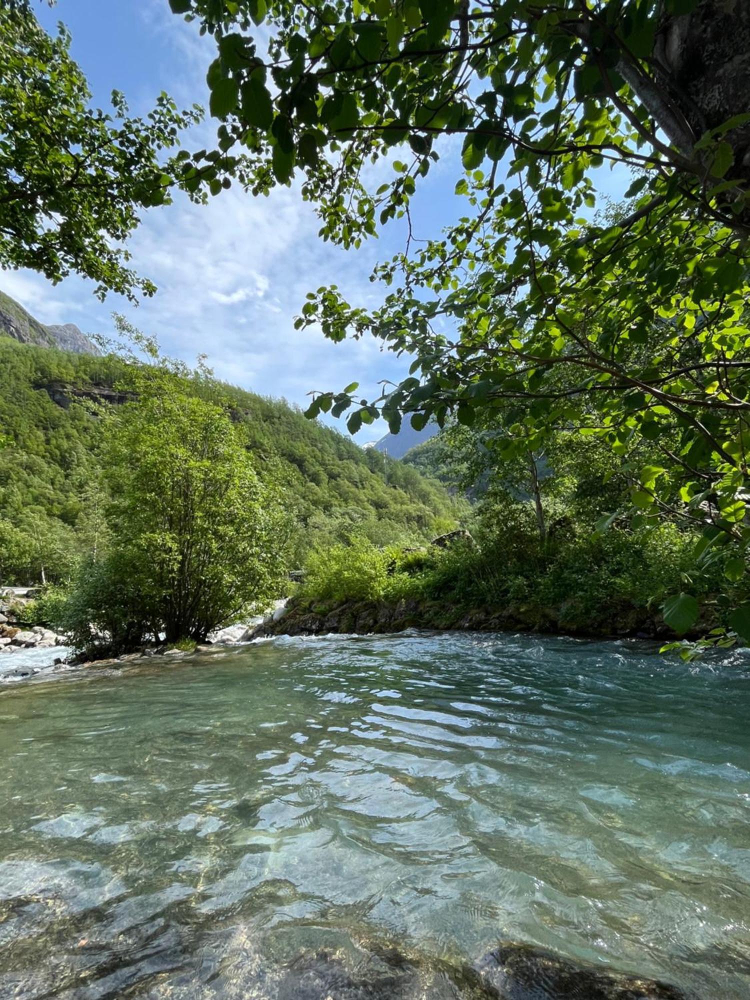 Melkevoll Bretun Camping Briksdalsbre Exterior foto