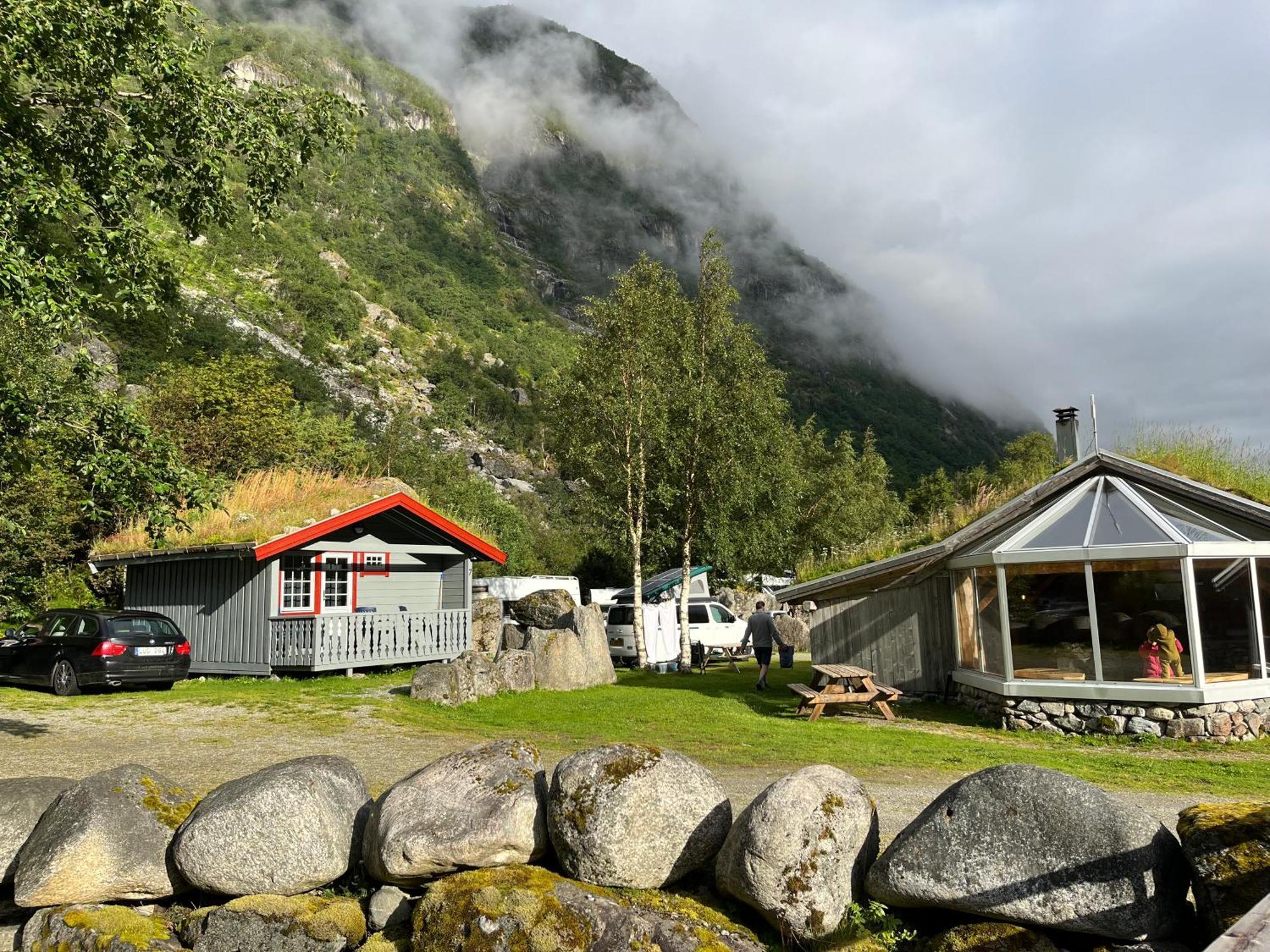 Melkevoll Bretun Camping Briksdalsbre Exterior foto