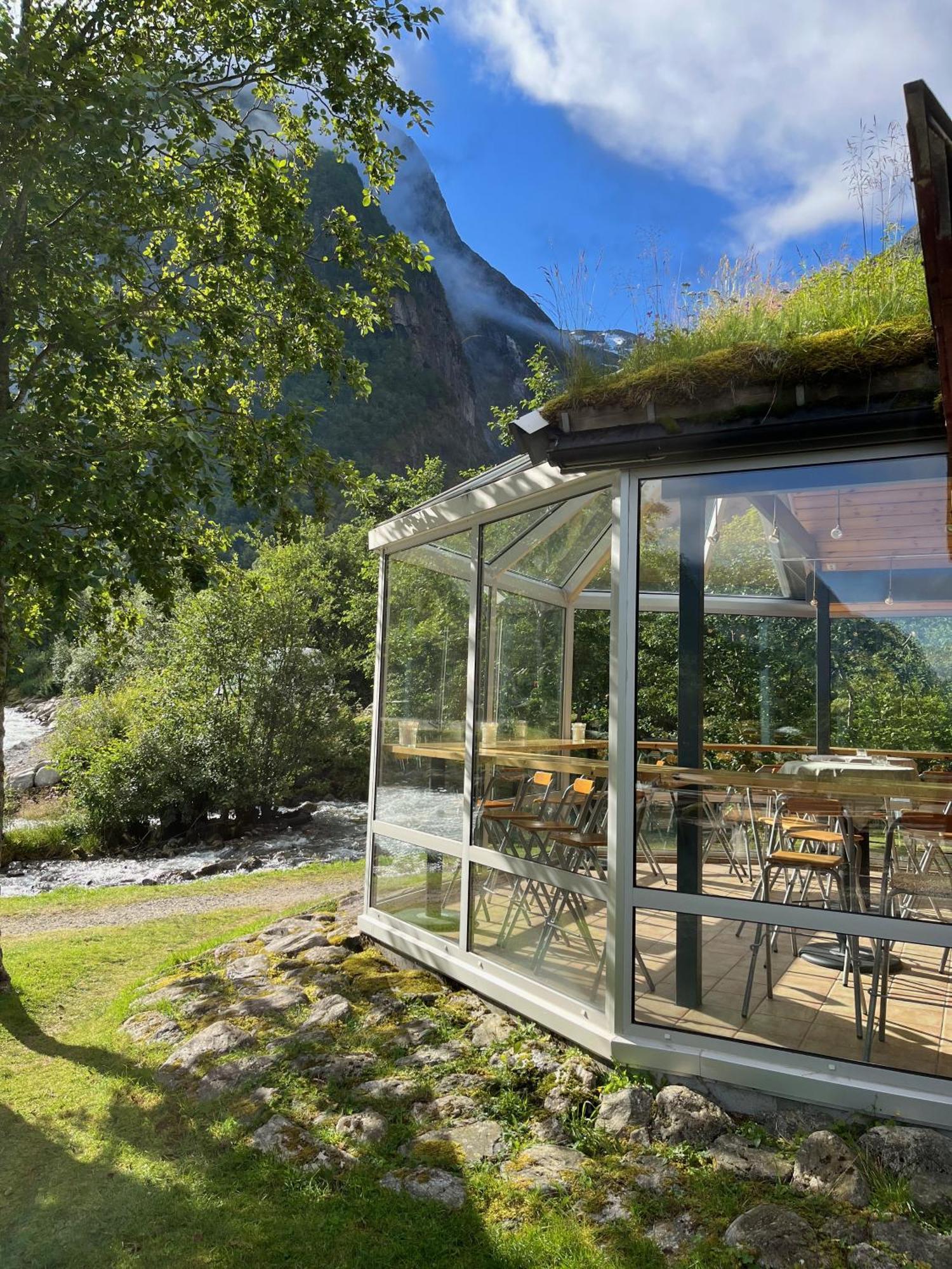 Melkevoll Bretun Camping Briksdalsbre Exterior foto