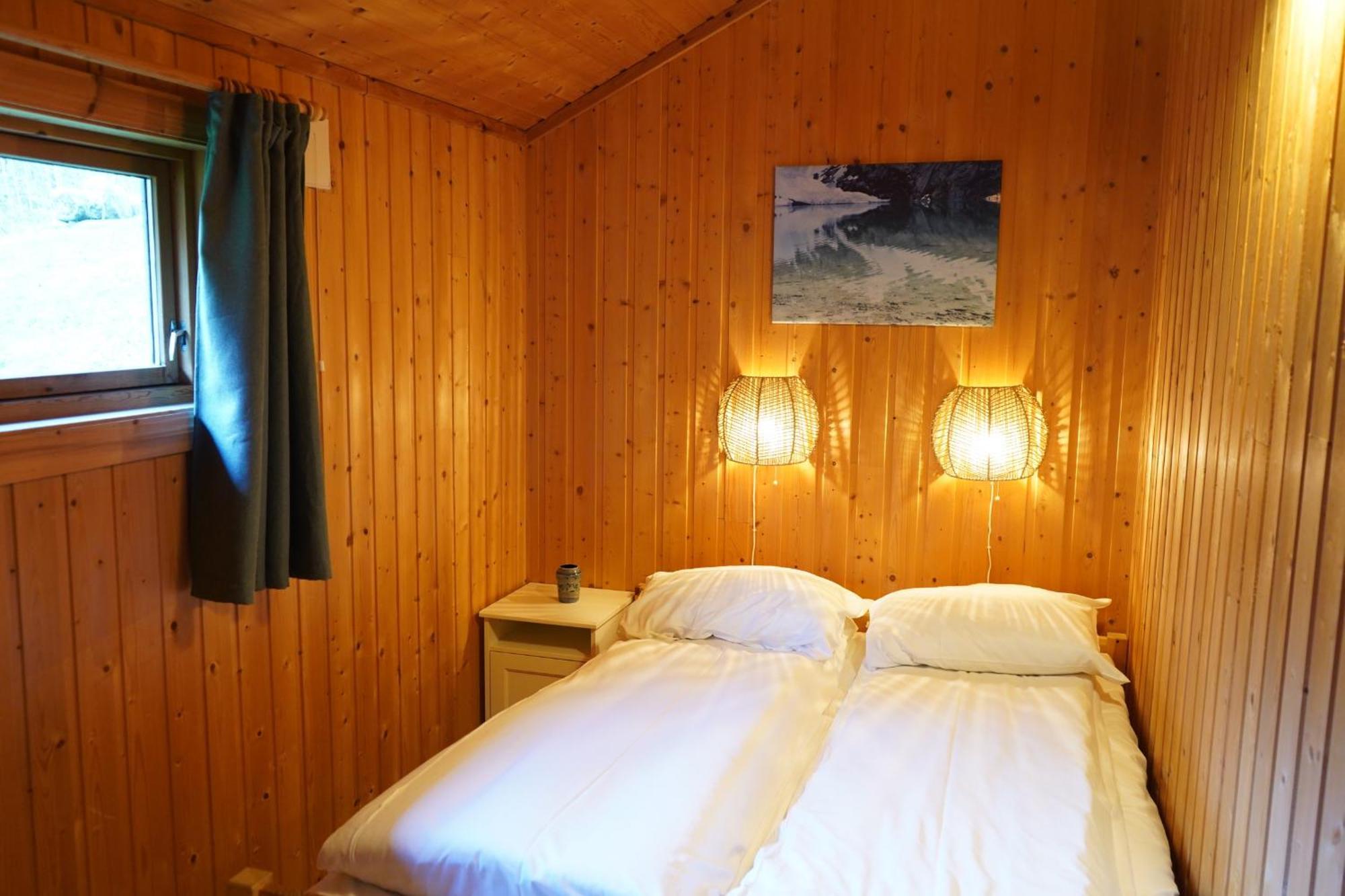 Melkevoll Bretun Camping Briksdalsbre Exterior foto