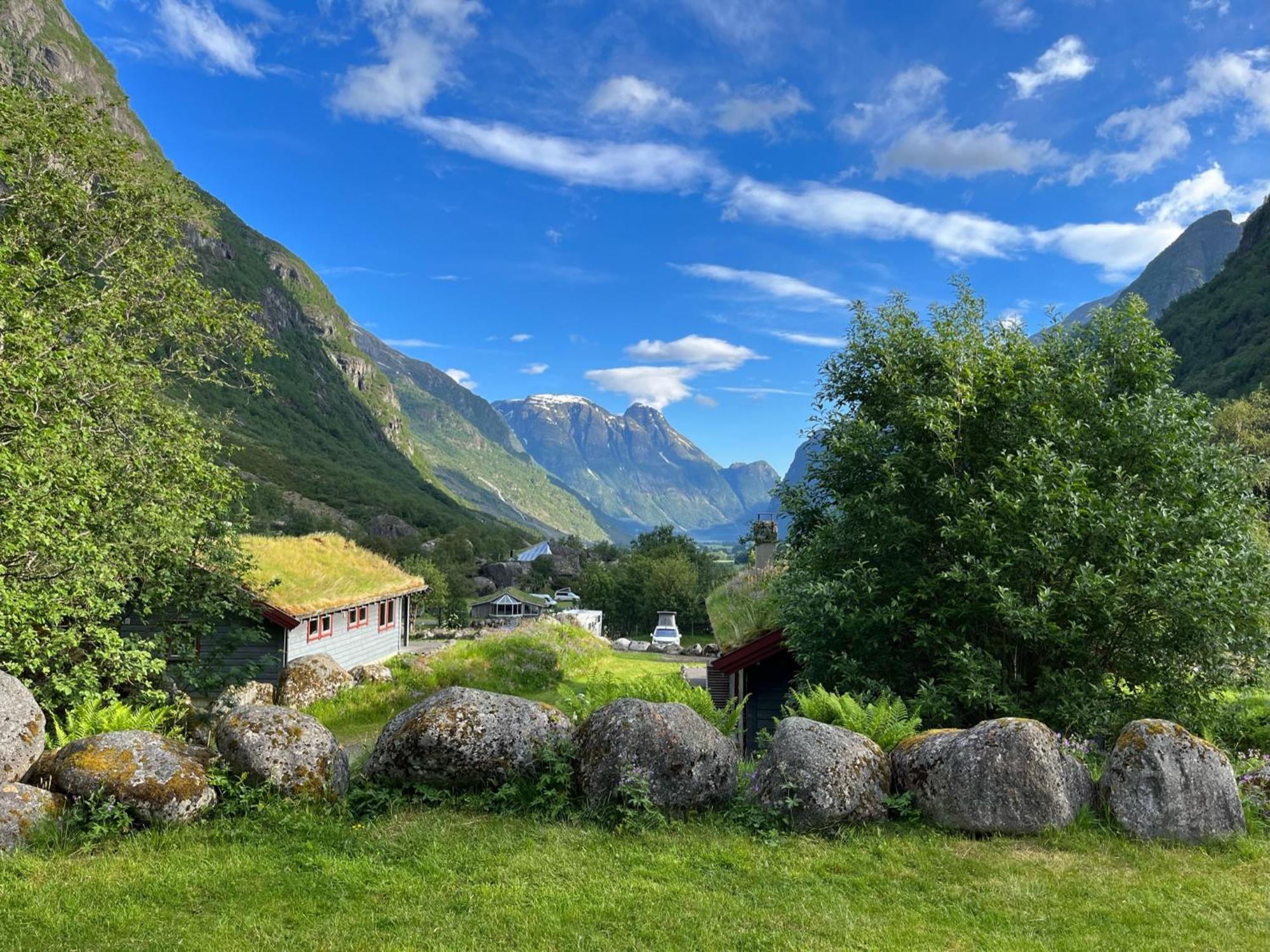 Melkevoll Bretun Camping Briksdalsbre Exterior foto