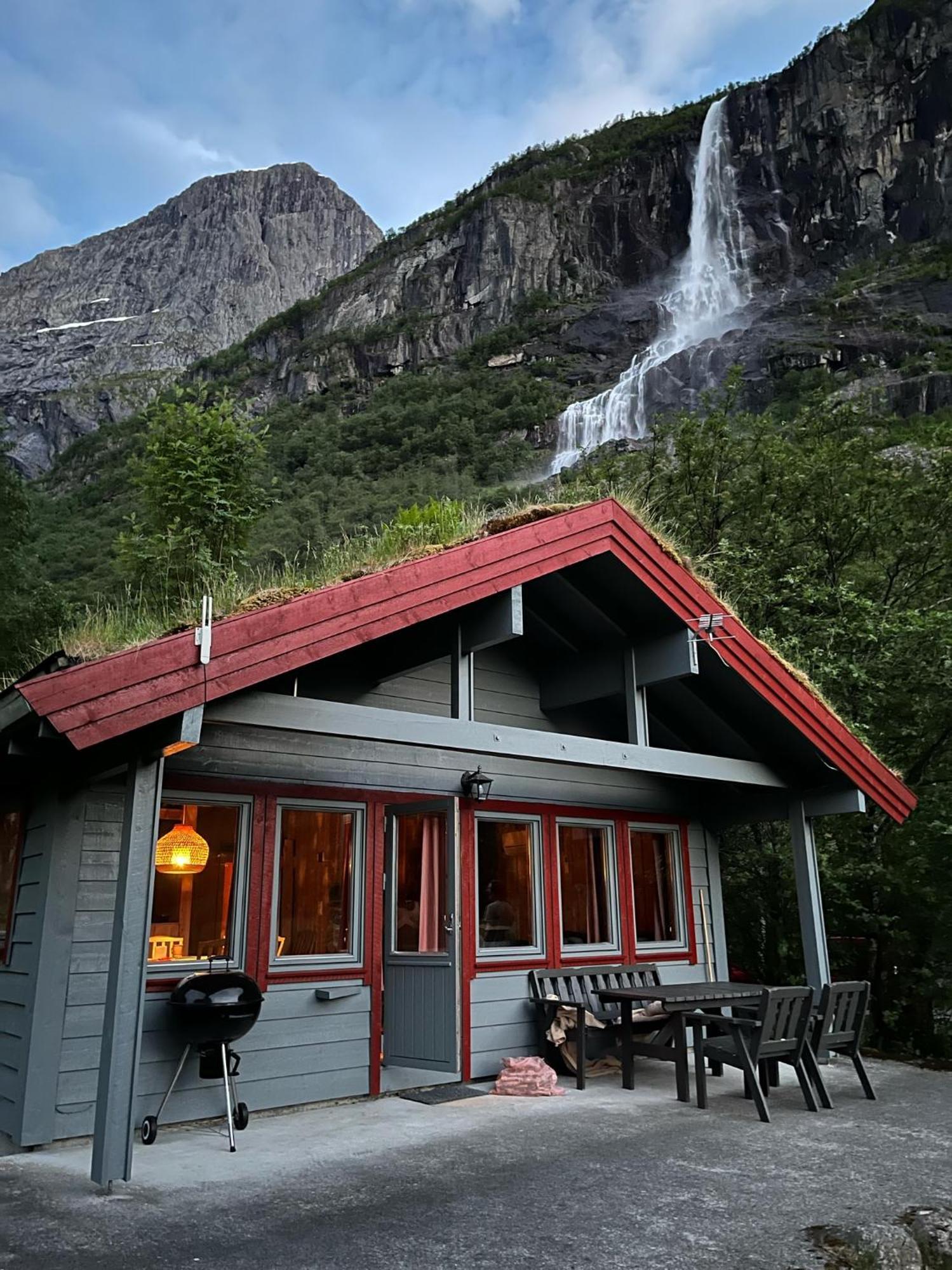 Melkevoll Bretun Camping Briksdalsbre Exterior foto